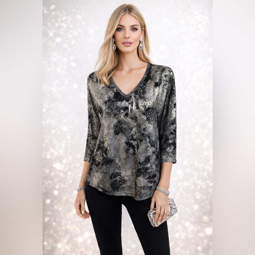 White Stag Women’s Top Size XL Black/gray/silver 3/4 Sleeve V-neck